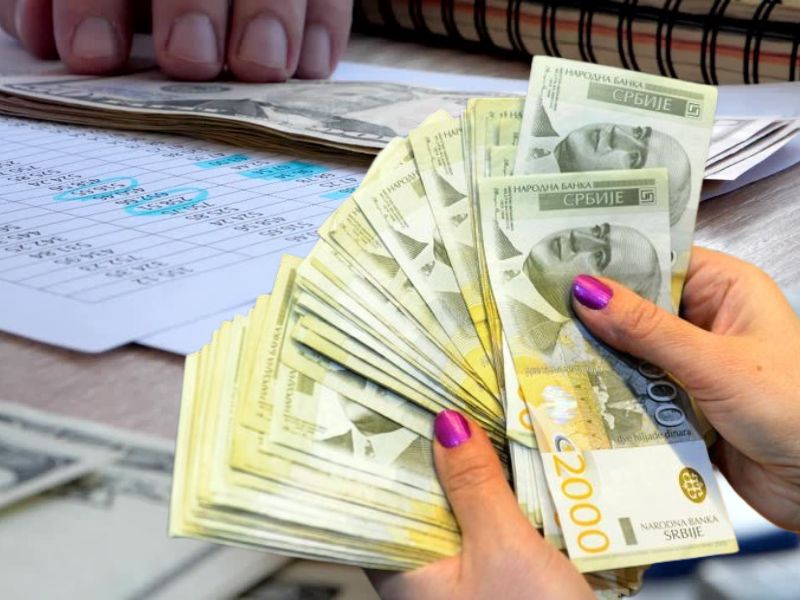 Mnogi građani Srbije razmišljaju o refinansiranju zbog nižih kamatnih stopa i manjih troškova.