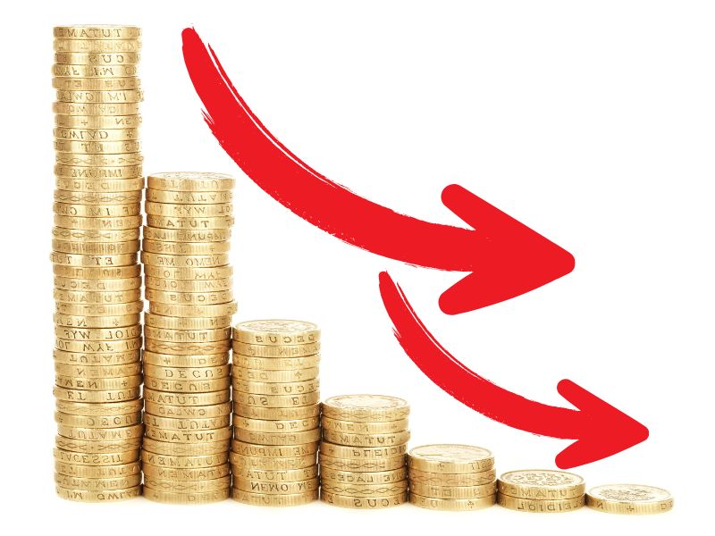 Poređenje kamatnih stopa je ključno za refinansiranje; različite banke nude različite uslove, a važno je razmotriti valutu i dodatne troškove.
